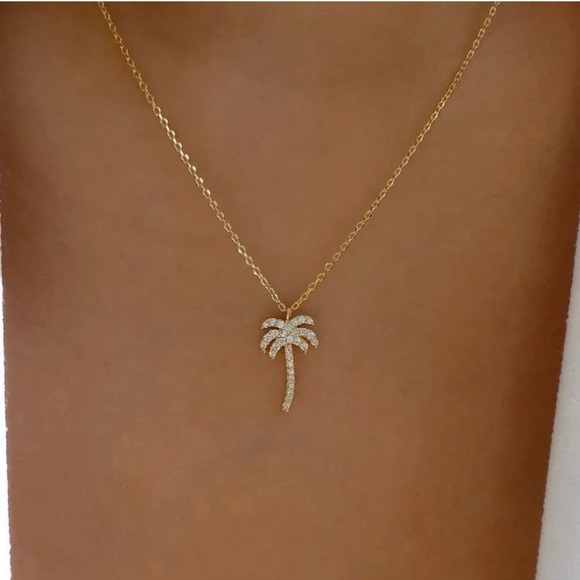 Palm tree charm necklace - Picture 2 of 3